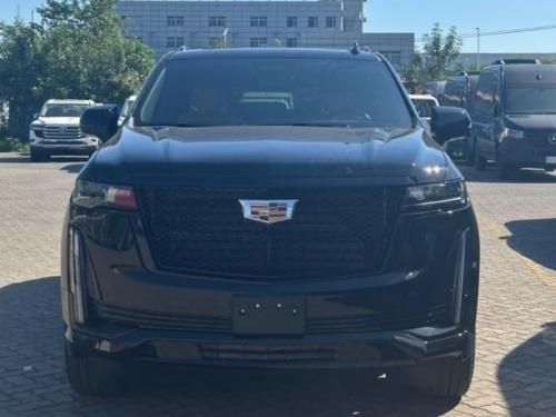 2025款凯迪拉克凯雷德ESV Sport 6.2L V8机械增压狂飙682马力强大