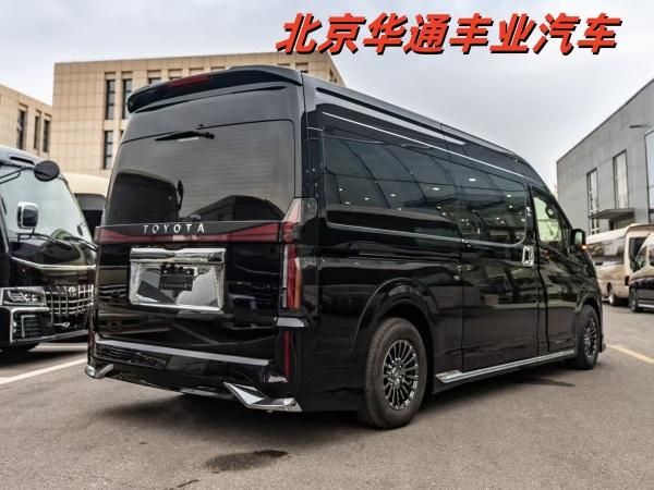 丰田8座海狮商务车现车特价49万免购置税送全车贴膜