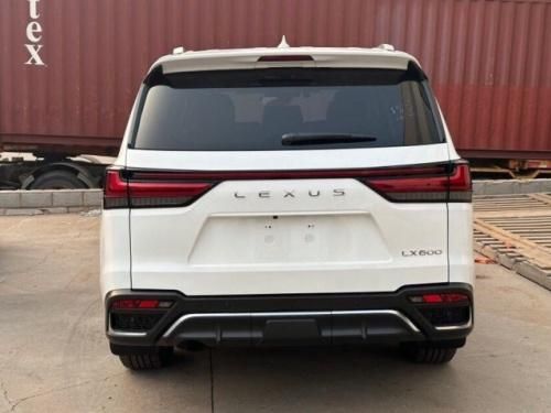 25款雷克萨斯LX600运动版3.5T双涡轮 白/红配色现车 首付20%享0息