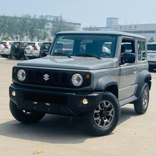 25款铃木吉姆尼1.5L三门现车颜色可选国六特价促销10多万起