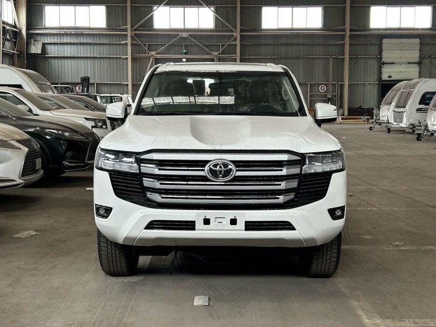 25款酷路澤3300柴油3.3T 現(xiàn)車直降70多萬(wàn)起 分期首付20%低息