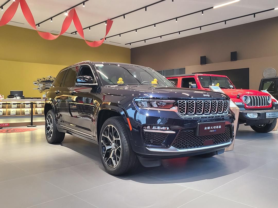 北京进口Jeep4s店 大切诺基深海蓝到店促销