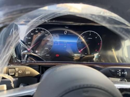 2025款奔驰G450d柴油版 3.0T+48V轻混动力 裸车160万起 港口现车