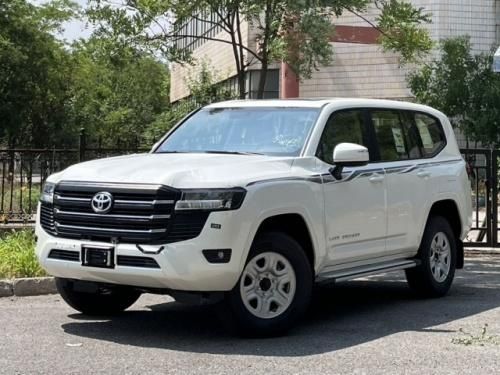 2025款兰德酷路泽4000港口现车 4.0L V6+三差速锁仅报价65万起