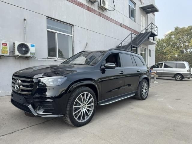 25款奔驰GLS580黑棕 桃木纹内饰 声学玻璃 多轮廓座椅 港口现车