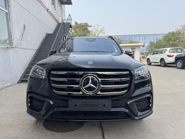 25款奔驰GLS580黑棕 桃木纹内饰 声学玻璃 多轮廓座椅 港口现车