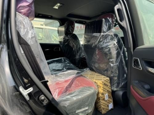 25新款丰田兰德酷路泽3300柴油3.3T震撼价 全系配置升级+金融低