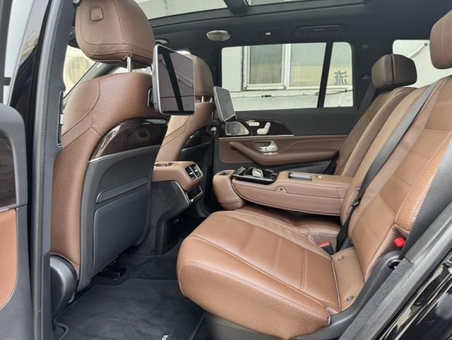 25款奔驰GLS580黑棕 桃木纹内饰 声学玻璃 多轮廓座椅 港口现车