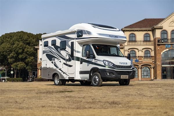 瑞弗V820双拓展房车：大空间里的自在旅居生活