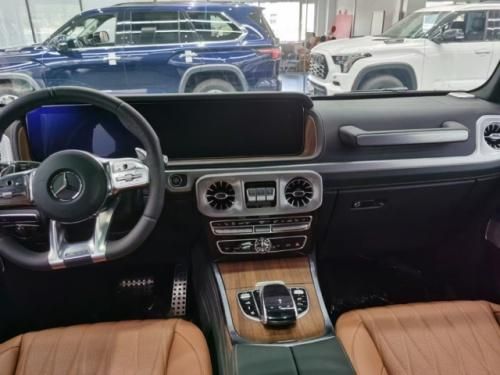 2025款奔驰G63价格揭晓 4.0T V8+三把锁 落地价200万多起值不值