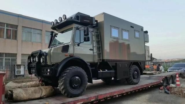 2025款奔驰乌尼莫克U4023 底盘房车 国六B排放 蓝牌C本 现车