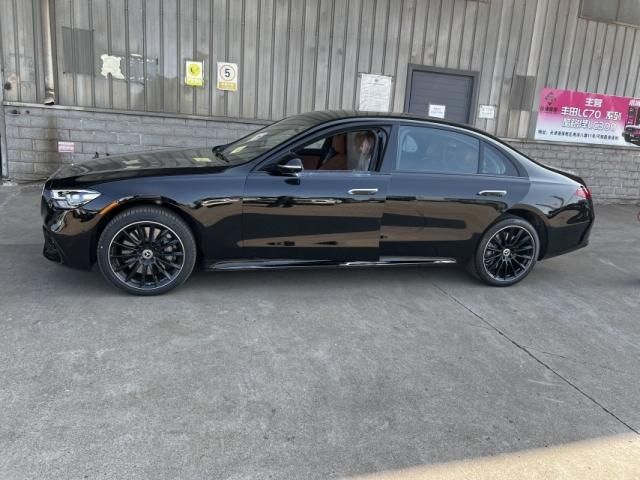 2025款奔驰S500L 天津港口现车最新报价行情 优惠多少