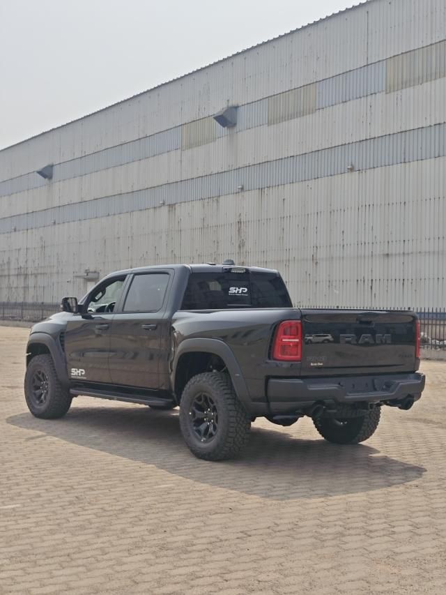 2025款美规道奇RHO犀牛 全系搭载3.0Tv6发动更加平顺 99.8万