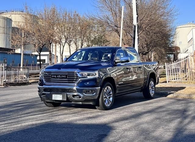 2023款道奇公羊长角号5.7L 天津港现车最新报价49万 库存清仓