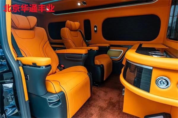 25年丰田海狮13座版售价38万元，9座版售价42万元