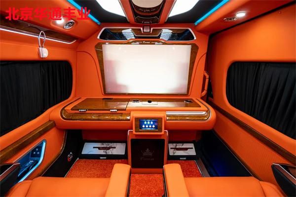 25年丰田海狮13座版售价38万元，9座版售价42万元