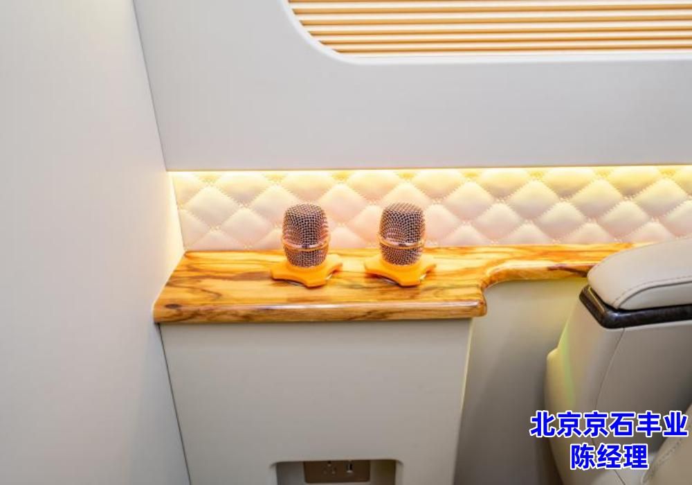 丰田考斯特6座大型商务旅居车湖北落地多少钱