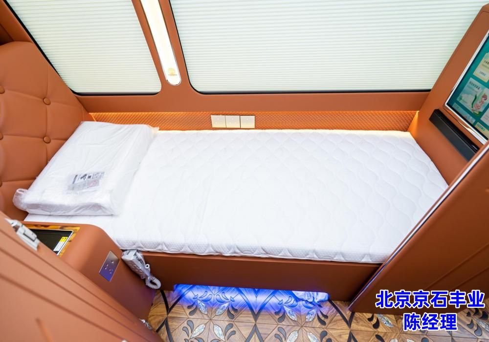 丰田考斯特7座大型商务旅居车深圳落地多少钱