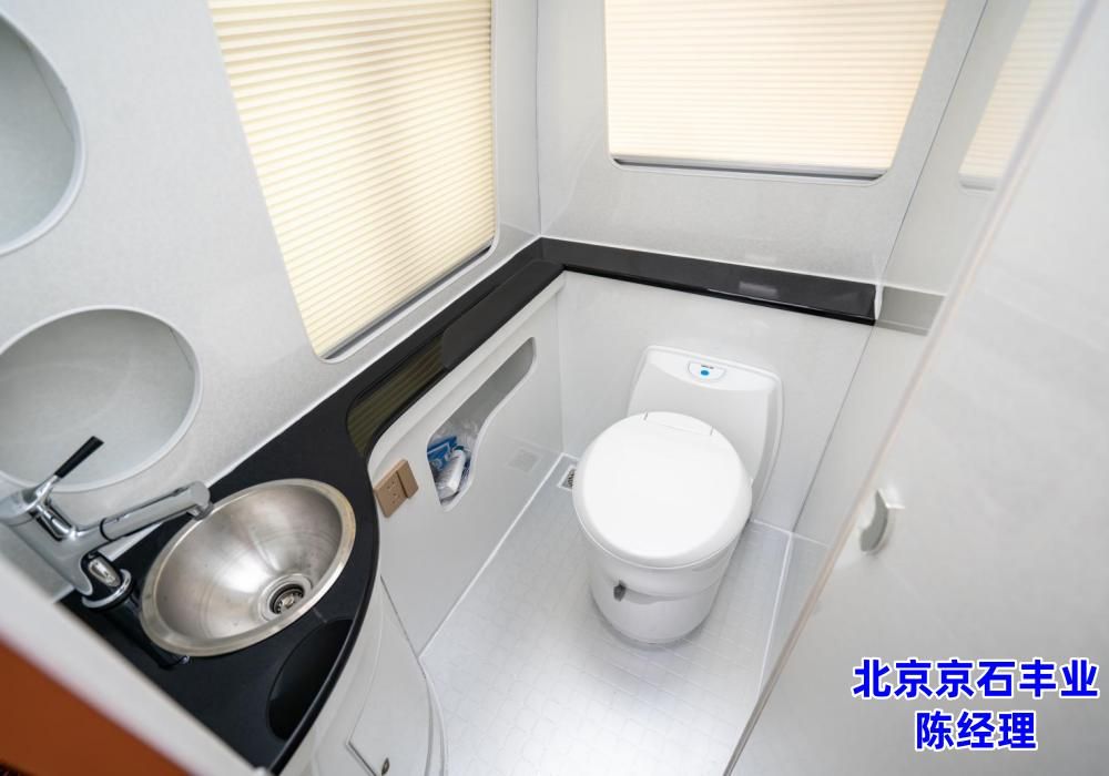 丰田考斯特7座大型商务旅居车深圳落地多少钱