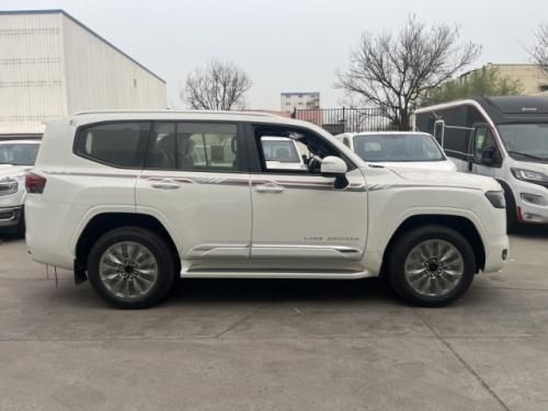 中东版酷路泽4000顶配落地价格 真皮座椅+双差速锁 分期0手续费