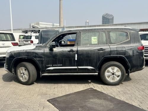 首付20万开走 中东版丰田酷路泽3.5TT价格70多万 参数 图片 配置