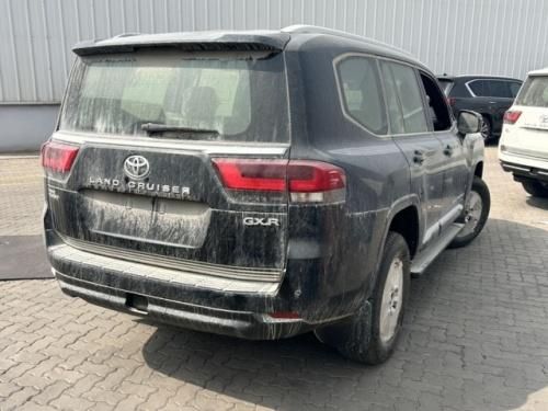 首付20万开走 中东版丰田酷路泽3.5TT价格70多万 参数 图片 配置