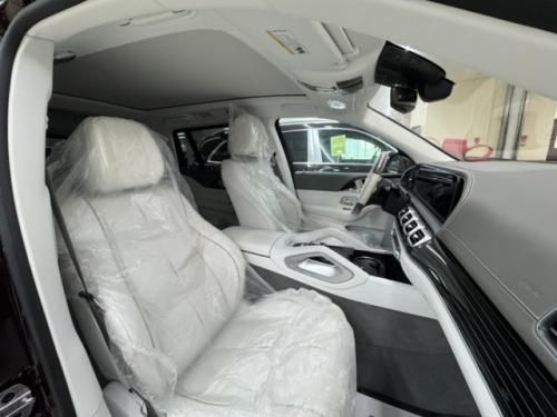2025款迈巴赫GLS600双拼色现车直降20万 选装落地包牌价 魔术车身