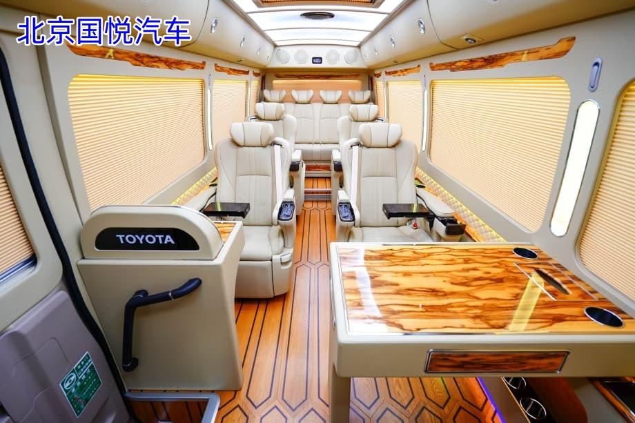 丰田考斯特12座厦门落地多少钱