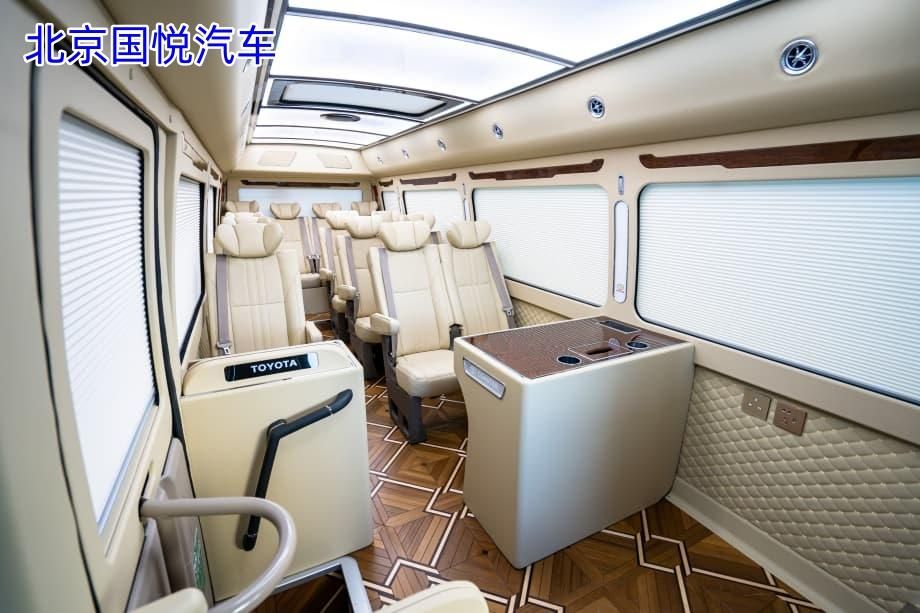 丰田考斯特15座烟台落地多少钱