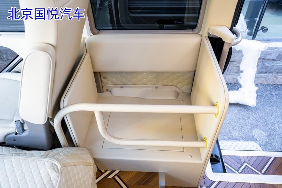 丰田考斯特15座烟台落地多少钱