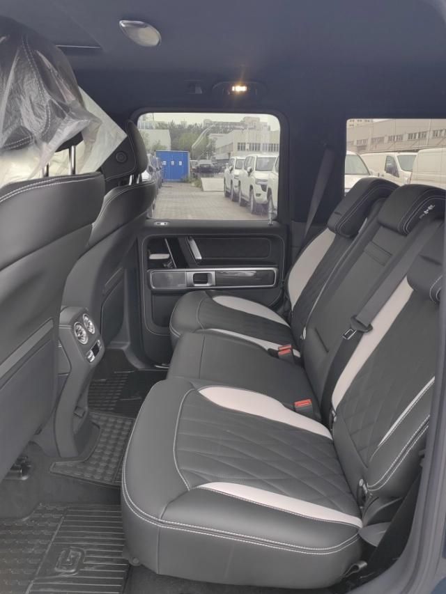 2025款奔驰加版G63海蓝色金属漆/黑米 首付30万开回家