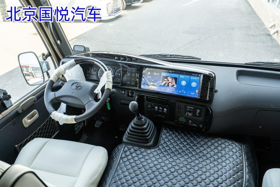 丰田考斯特12座黑金刚版2026款北京4S店落地多少钱