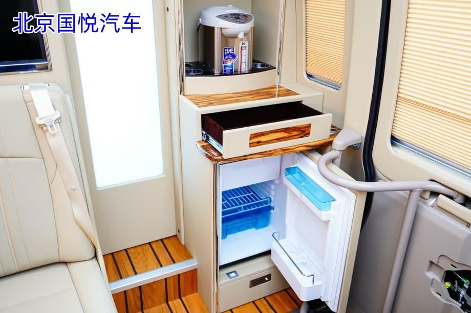 丰田考斯特12座延安落地多少钱