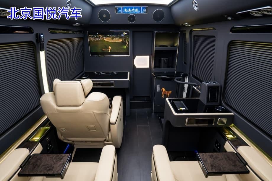 丰田考斯特10座大型商务车邢台落地多少钱