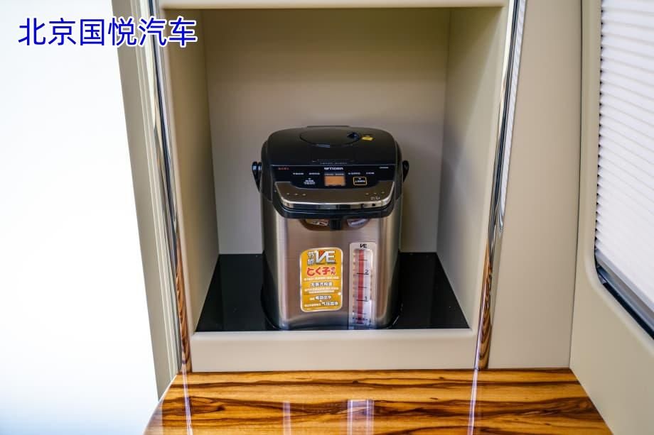丰田考斯特10座商务旅居版吕梁落地多少钱