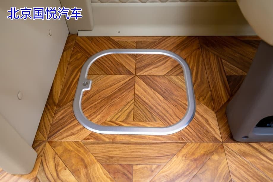 丰田考斯特17座合肥落地多少钱