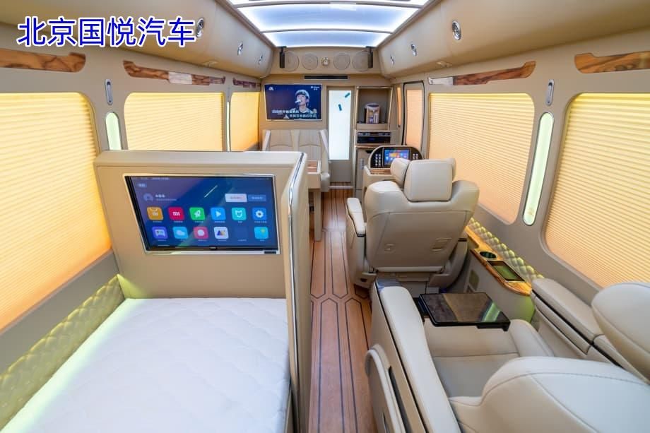 丰田考斯特7座商务旅居版通辽落地多少钱
