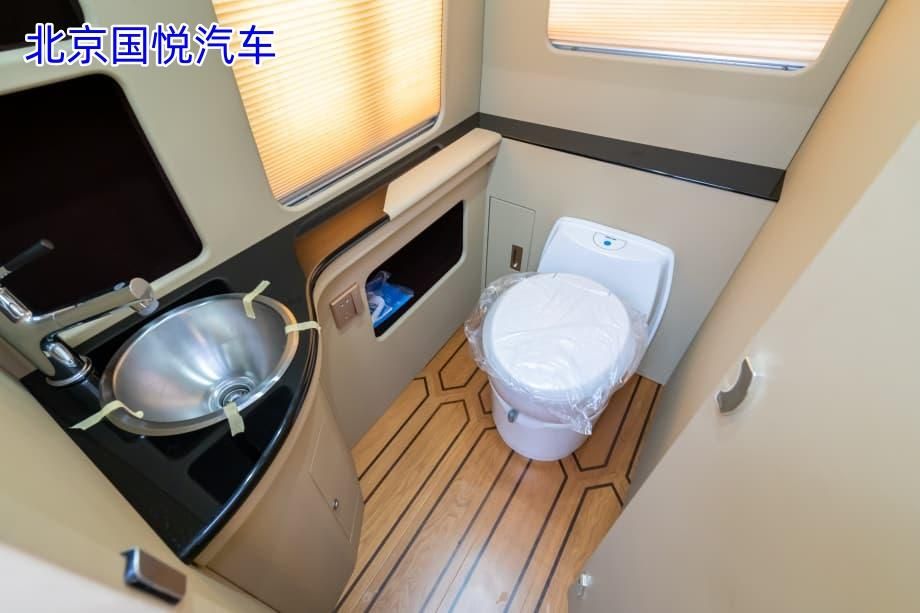 丰田考斯特7座商务旅居版通辽落地多少钱