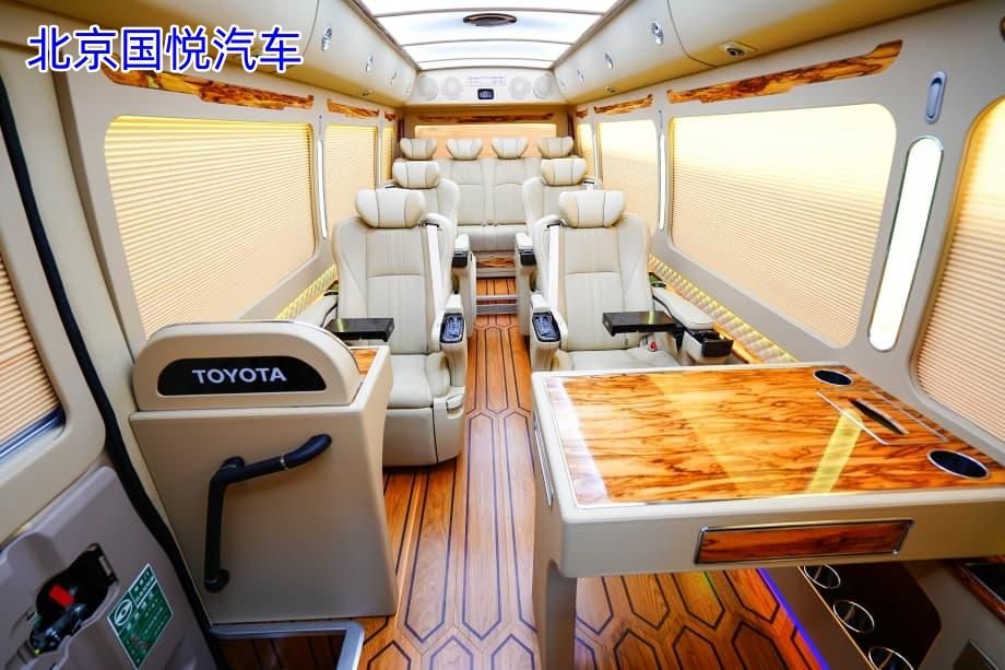 丰田考斯特12座延安落地多少钱