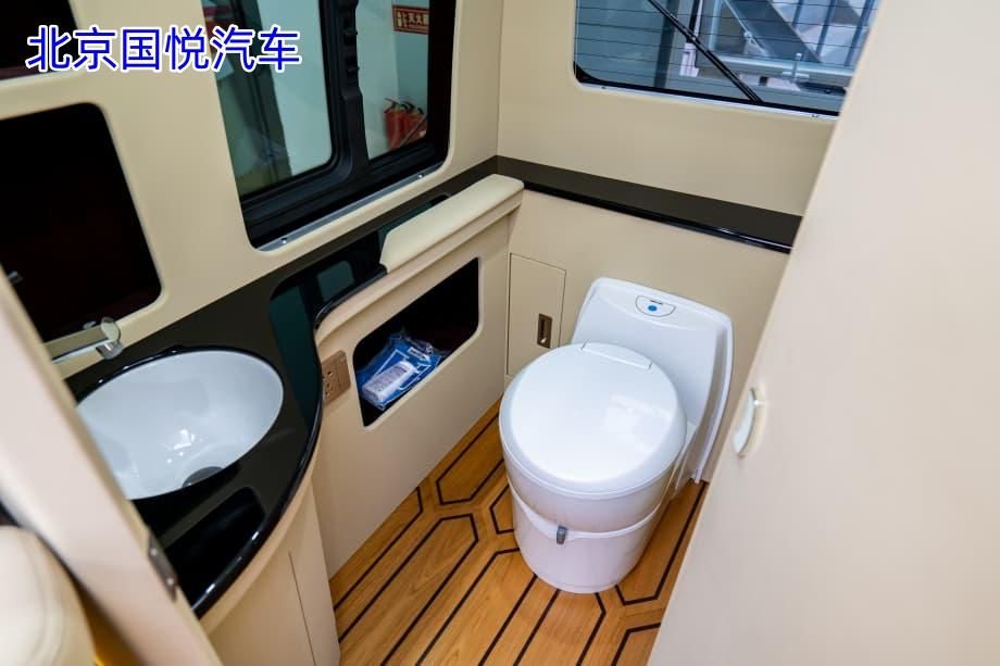 丰田考斯特7座房车版芜湖落地多少钱