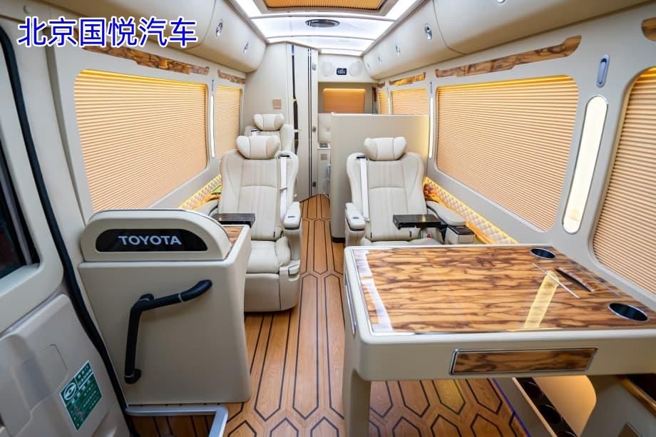 丰田考斯特7座房车版芜湖落地多少钱