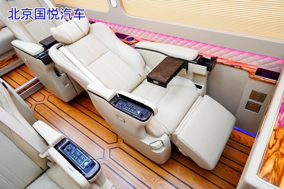 丰田考斯特12座重庆落地多少钱