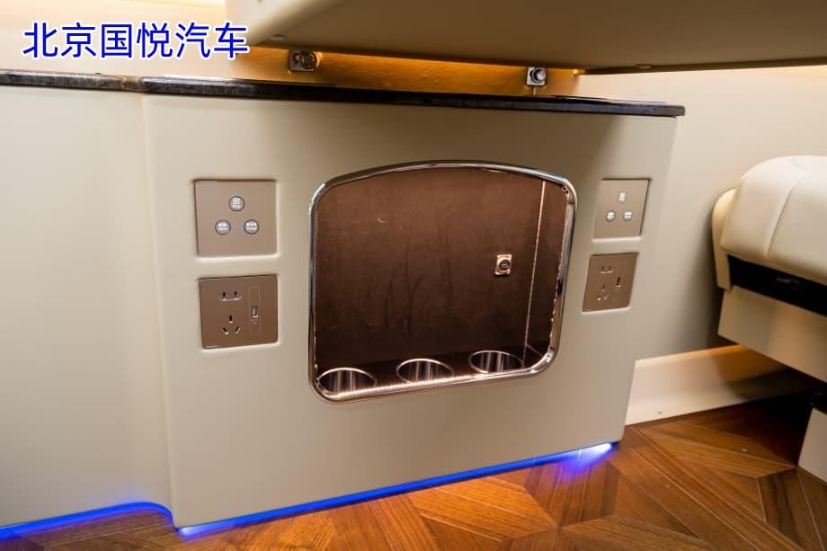 丰田考斯特11座自贡落地多少钱