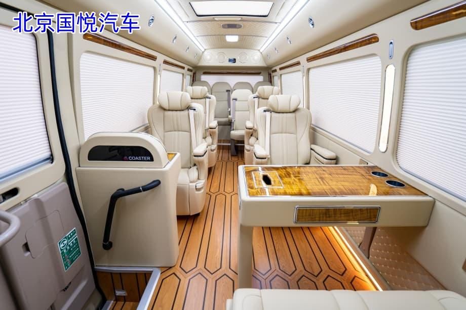 丰田考斯特15座朝阳落地多少钱