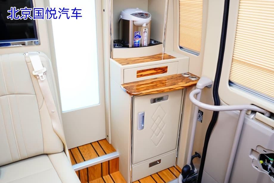 丰田考斯特12座重庆落地多少钱