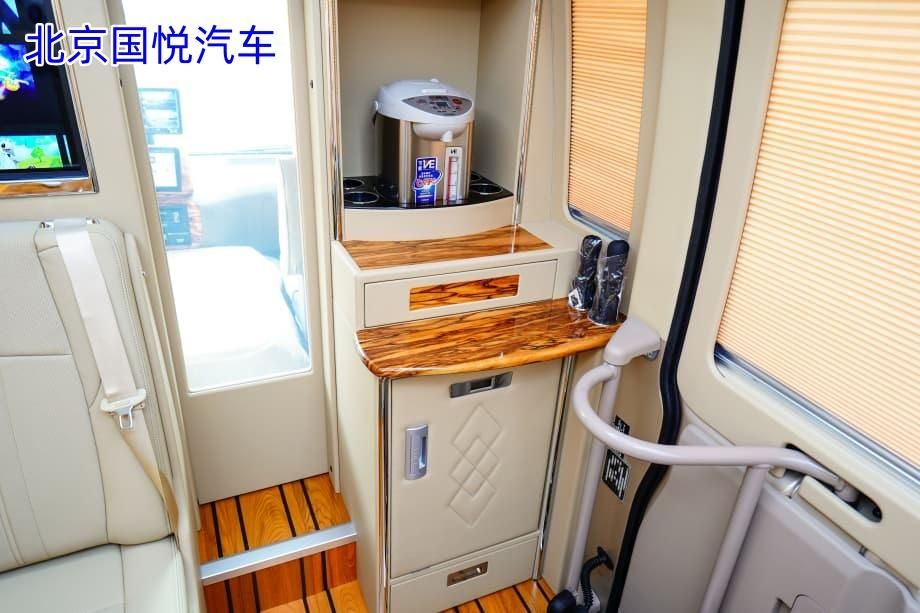 丰田考斯特16座常州落地多少钱