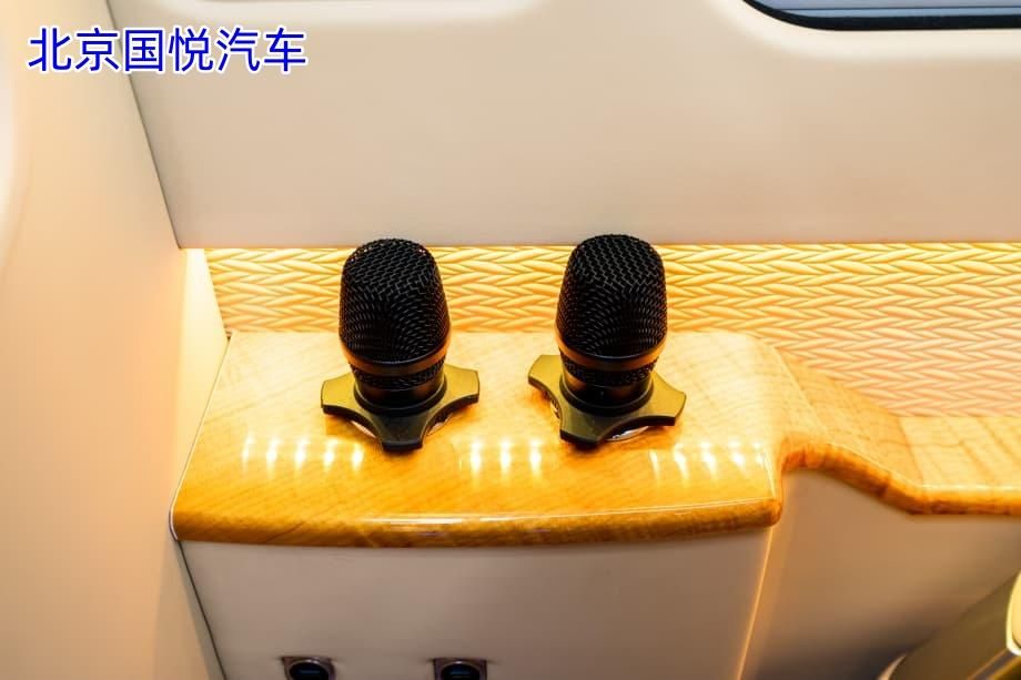 红旗国悦7座能加卫生间和床吗？价格多少？联系电话！