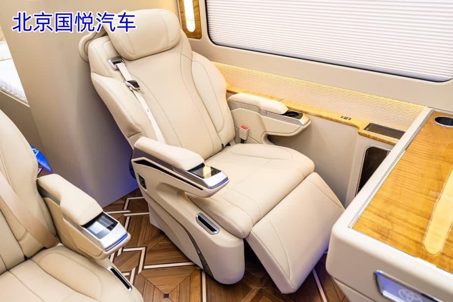 红旗国悦7座能加卫生间和床吗？价格多少？联系电话！