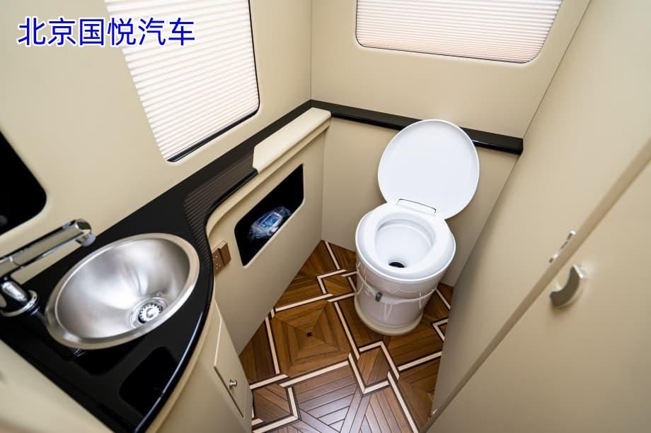 红旗国悦7座能加卫生间和床吗？价格多少？联系电话！