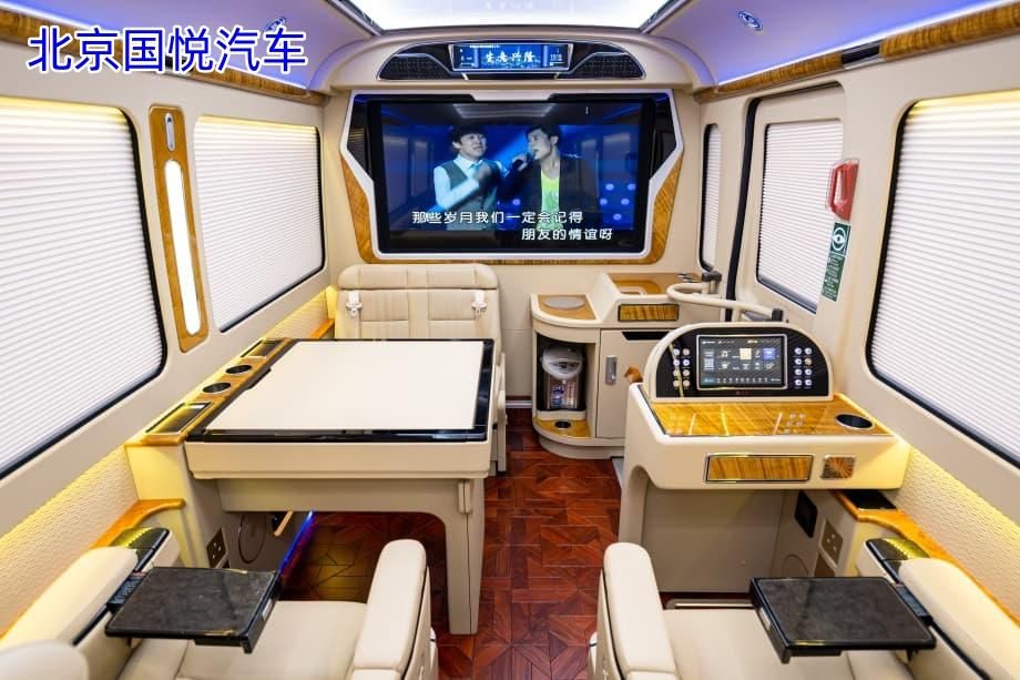 北京红旗国悦15座还能拥有麻将桌!快来看详细布局